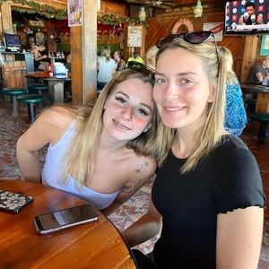 Meet your Posher, Posh